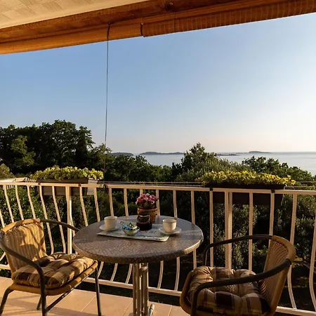 Belenum - Double With Balcony And Sea View No 2 Lägenhet Mlini