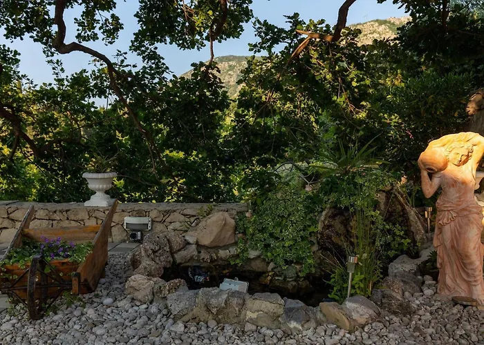 Belenum - Double With Balcony And Sea View No 2 아파트 믈리니